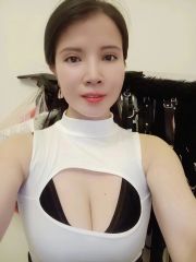 丰满大车灯少妇