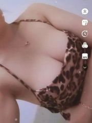 东站肥美三通骚货