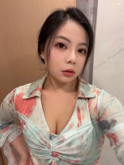 妖娆美女身娇体柔