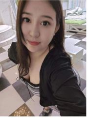 20岁出头年轻小妹妹