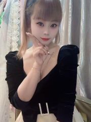 粉嫩多汁性感风骚女友