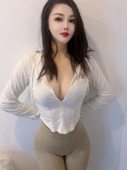 大奶轻熟蜜桃臀曦曦