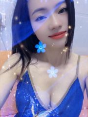 丰满大胸美少女茉莉