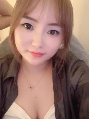 川妹子漂亮姑娘大胸皮肤雪白