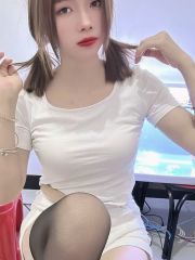 长相极品的年轻妹妹