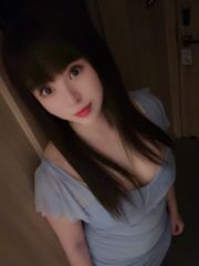 前凸后翘技术好小骚货