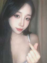 性感迷人白皙嫩妹