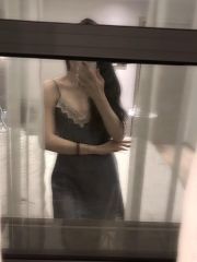 黑丝翘臀丰满小骚货