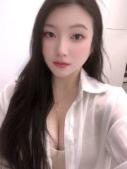 上城妩媚大胸翘臀美女