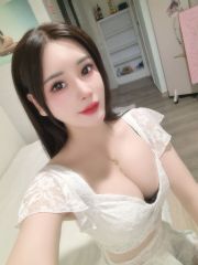 反差妹妹白嫩鲍鱼粉小穴紧