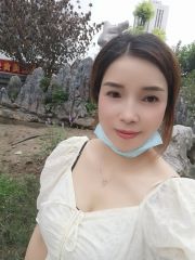 新村路轻熟女性感小姐姐