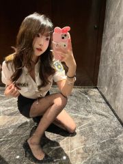 苗条身材小骚货