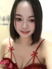 大灯娇小美妇