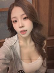 嫩白腰细小骚货 口活一流