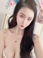 胸又大又软的大长腿小姐姐