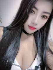 年轻美女水多三点粉口活一绝