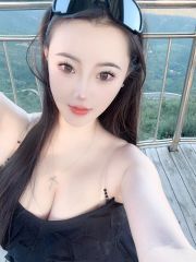 身材妖娆搂着妹妹的小蛮腰光滑白嫩