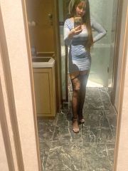 粉嫩反差眼镜骚妹